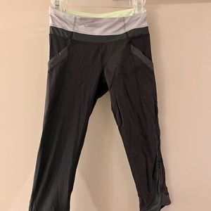 Lulu lemon grey/neon green lined 2/3 length leggings